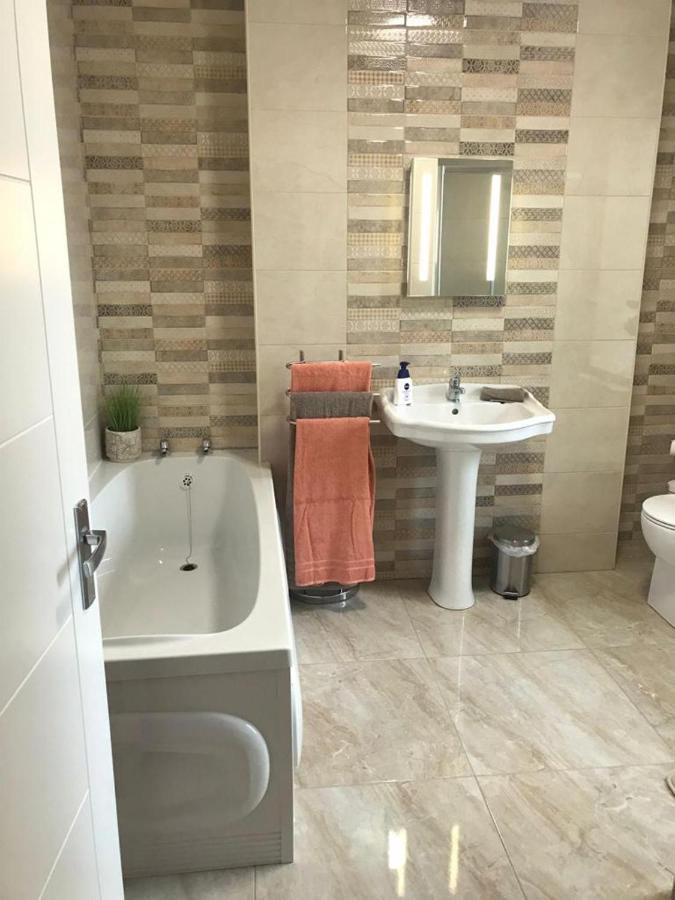 Helens House Centre Remarkable 3-bed Londonderry