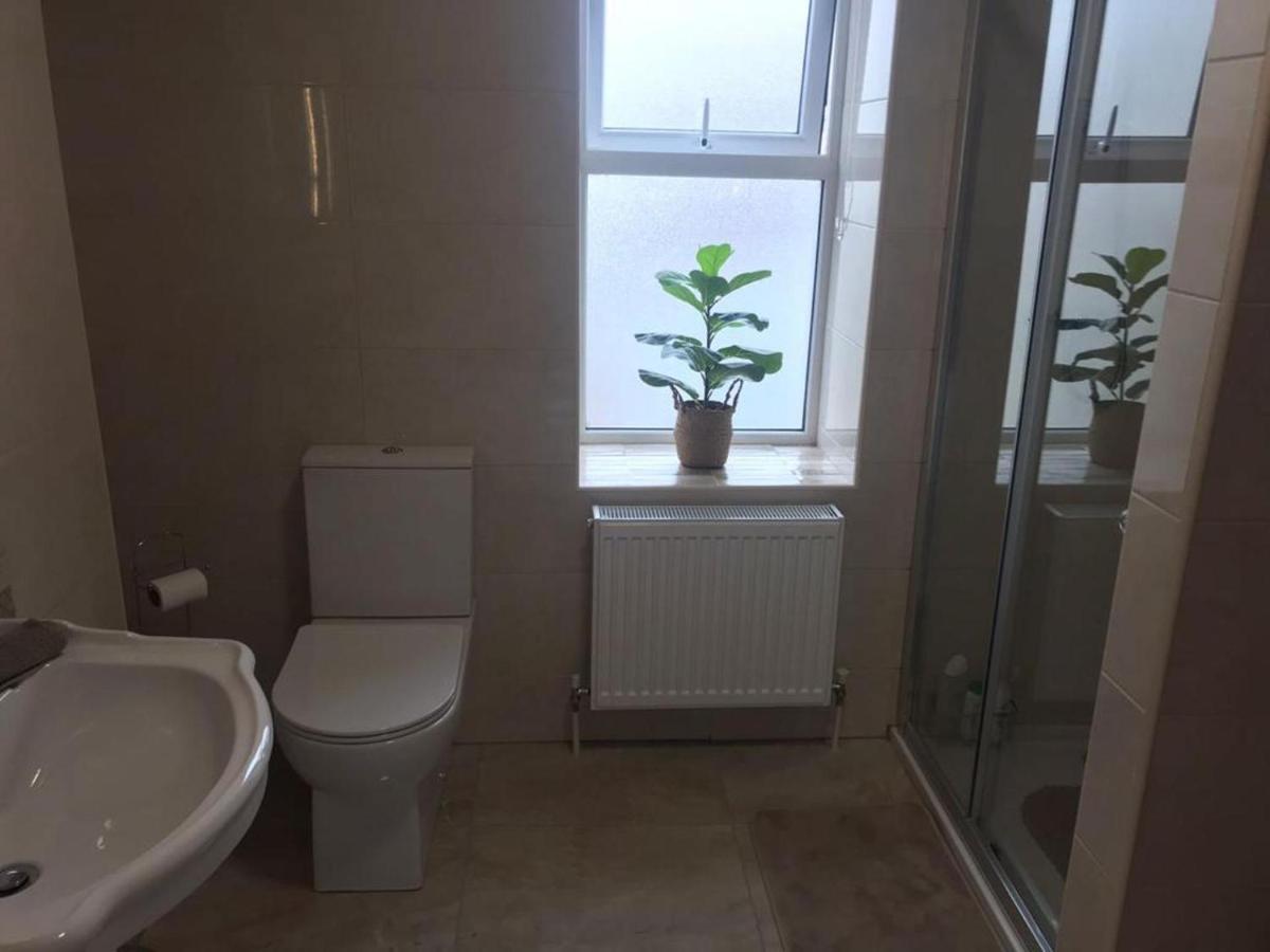 Holiday home Helens House Centre Remarkable 3-bed Londonderry
